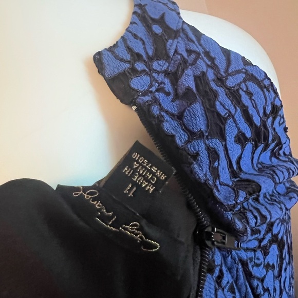 City Triangles blue high neck sleeveless dress - Picture 3 of 4